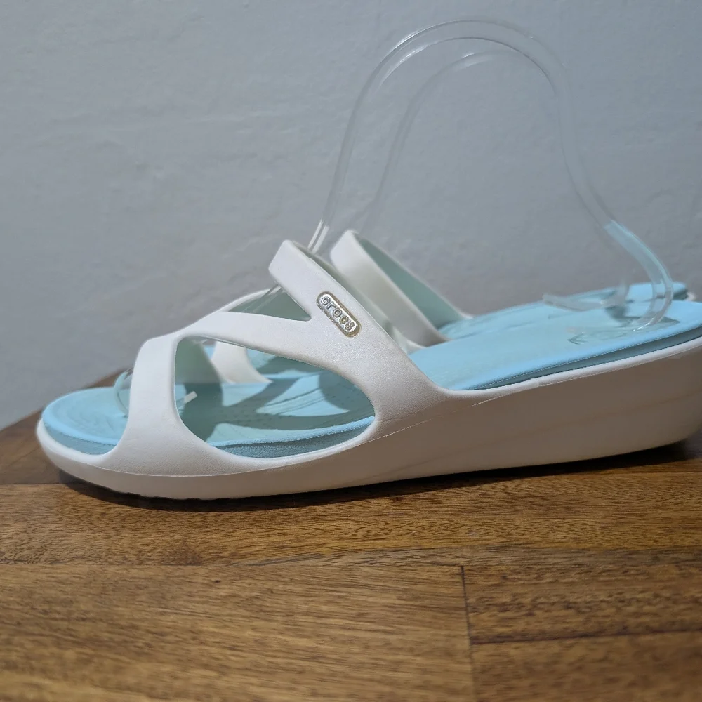Crocs Women's Patricia II Wedge Sandal size 9_3
